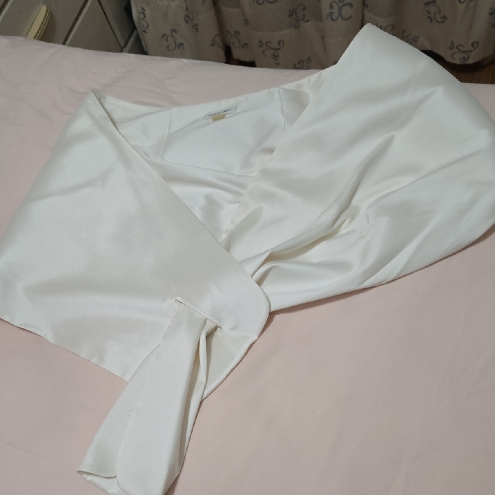 Elegant White Wrap Shawl